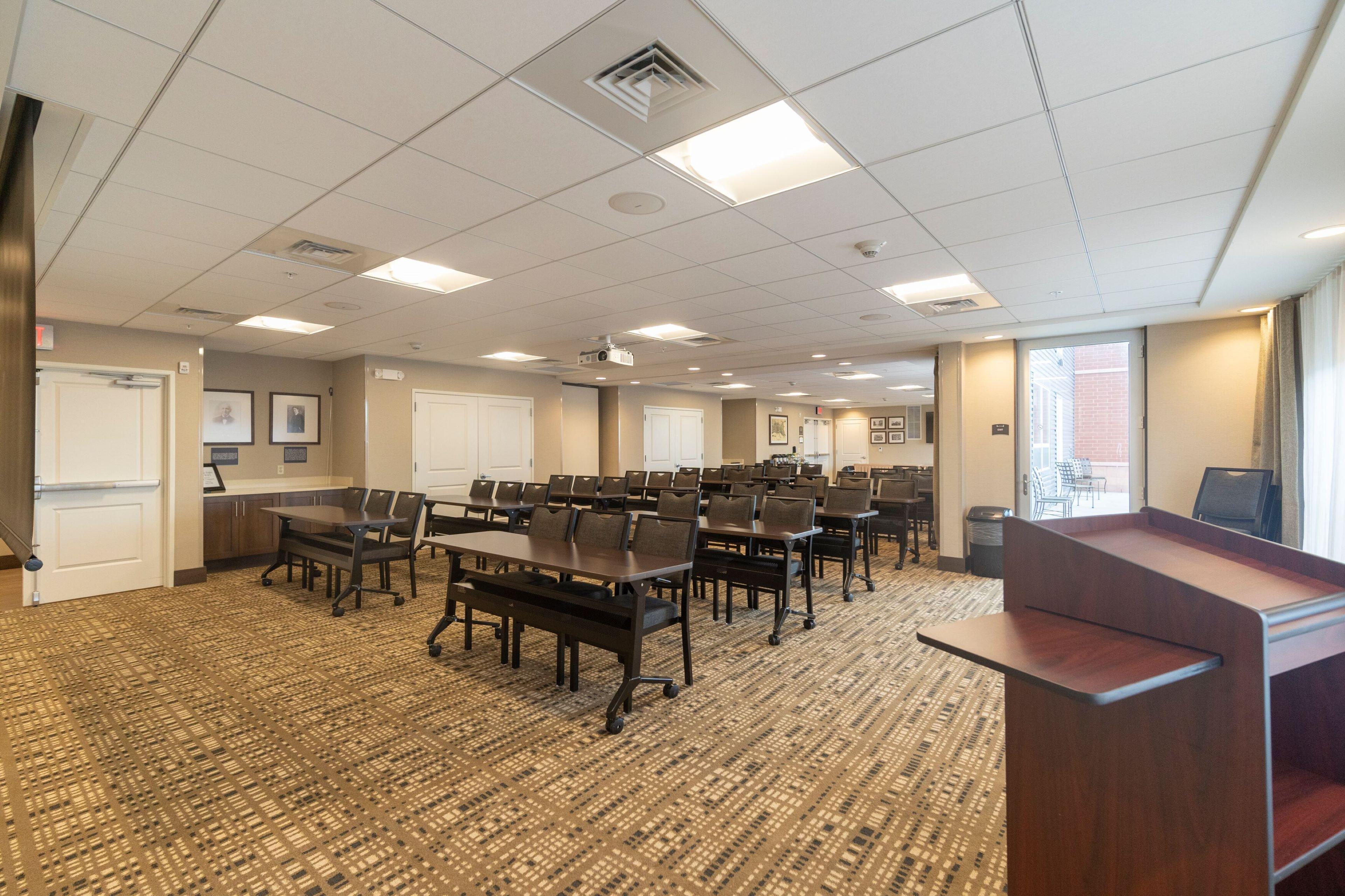 Staybridge Suites Marquette By Ihg Buitenkant foto