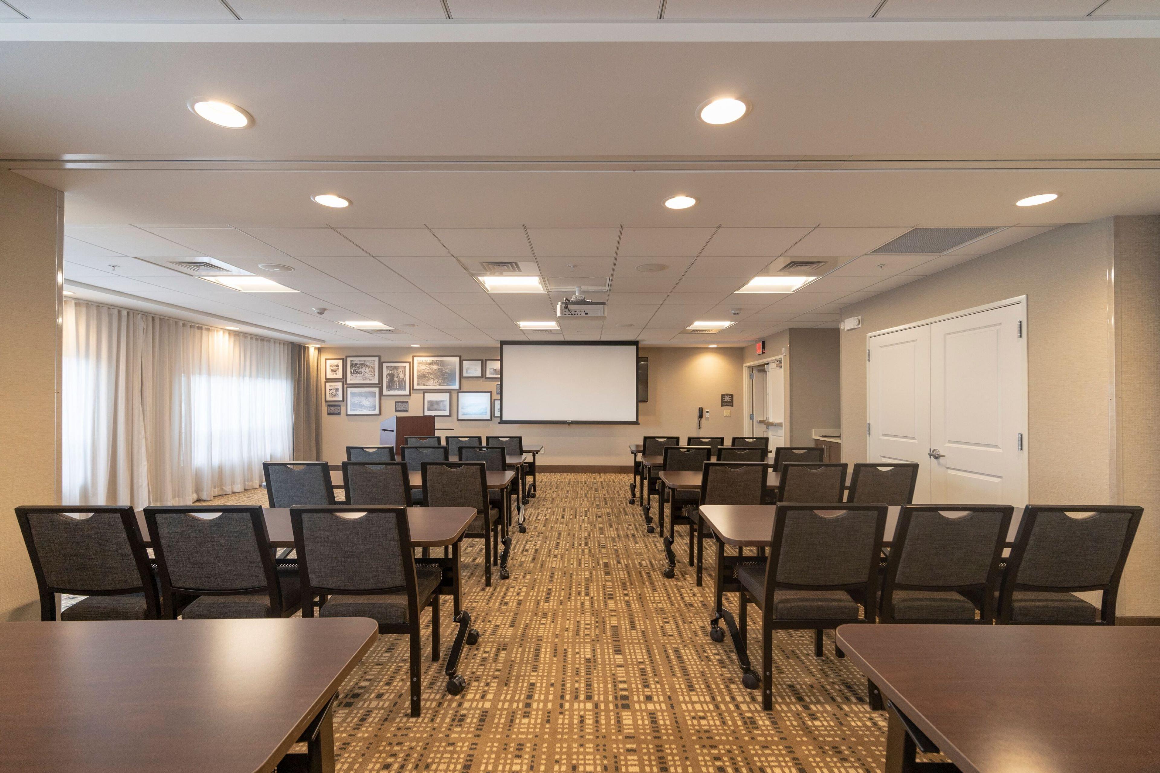 Staybridge Suites Marquette By Ihg Buitenkant foto