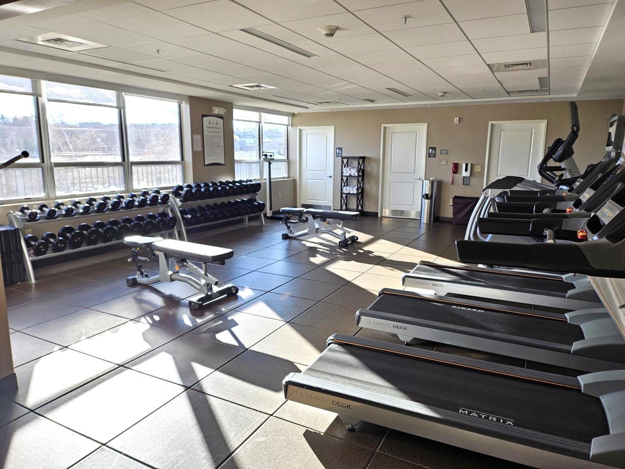 Staybridge Suites Marquette By Ihg Buitenkant foto