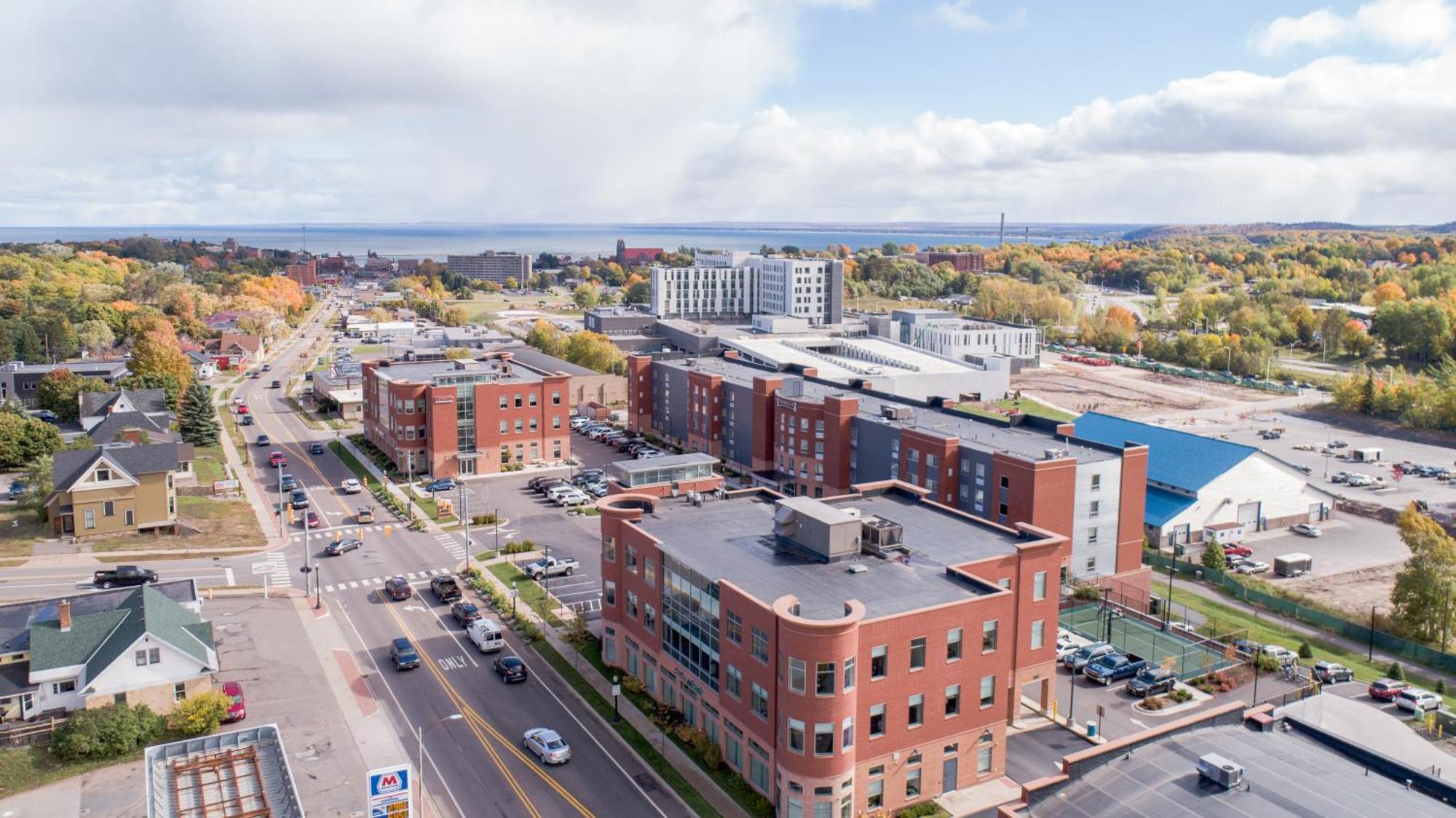Staybridge Suites Marquette By Ihg Buitenkant foto